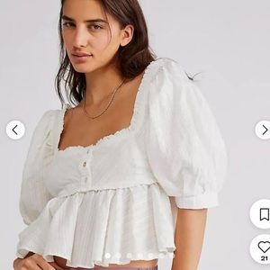 Free people leave it to me white top fits like a S/M